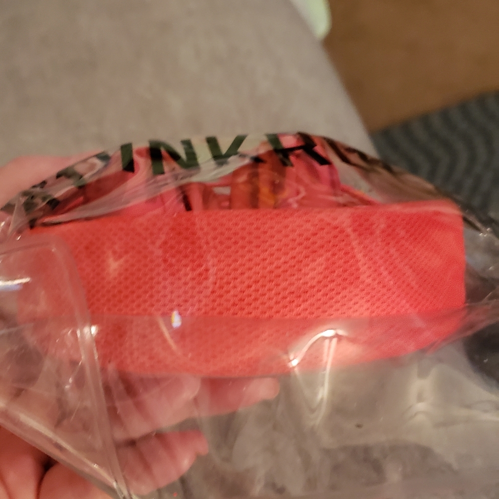 Pink Head Phones - Picture 3 of 3